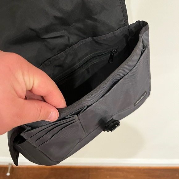 Eddie Bauer Cross body bag - Picture 4 of 6
